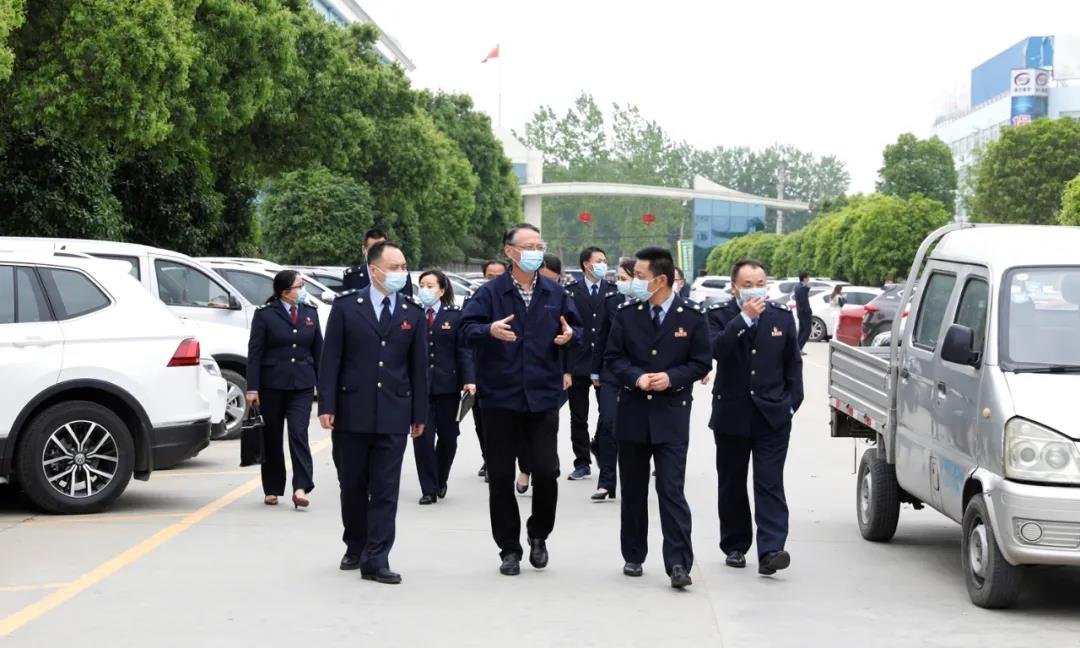 隨州市稅務(wù)局與程力汽車集團(tuán)共同舉辦“減稅費(fèi)優(yōu)服務(wù)，助復(fù)產(chǎn)促發(fā)展 ”
