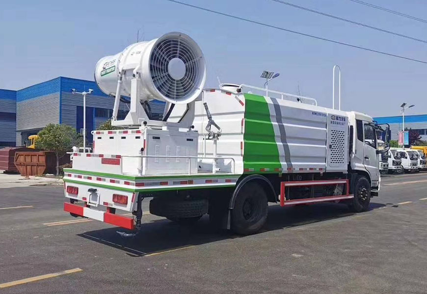 東風(fēng)天錦抑塵車(chē)后面圖